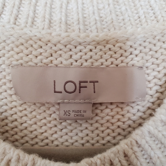 💲OLD🔖LOFT knit top - Donate 3/8 - Picture 3 of 5